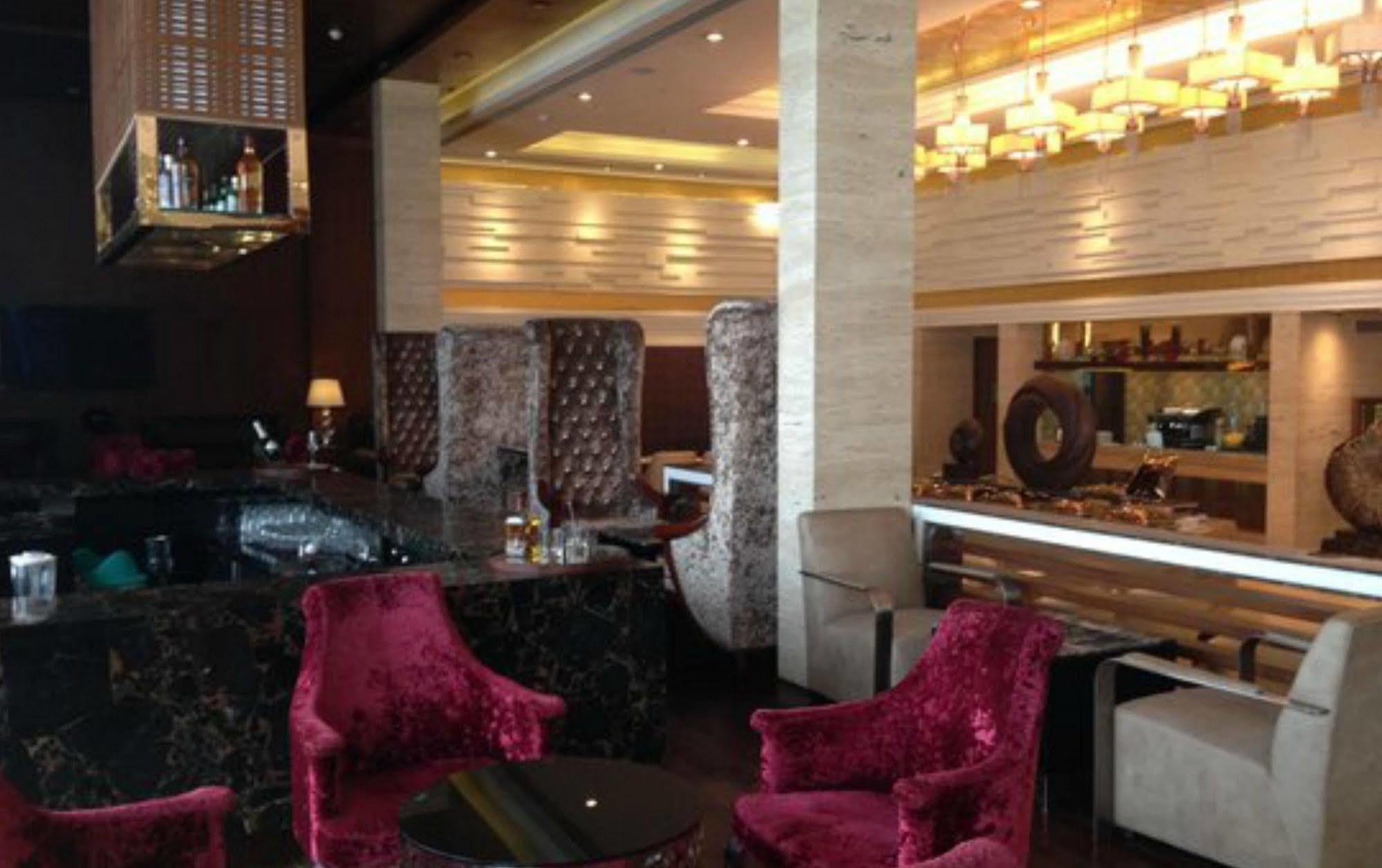 Hotel Park Ascent Noida Exterior foto